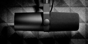 The SHURE SM7B in front of a black acoustic pad